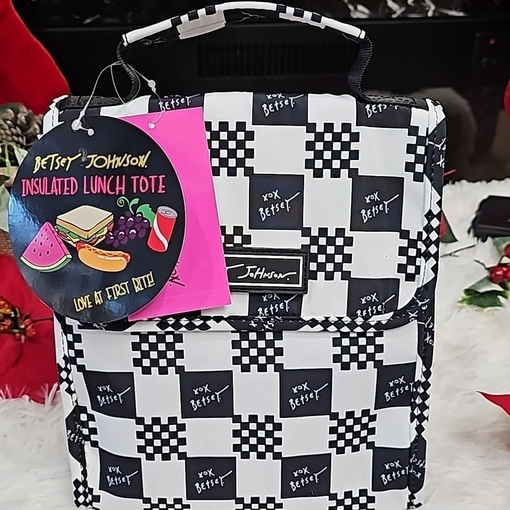 NWT BLACK n WHITE BETSEY JOHNSON INSULATED CHECKER BOARD FLAP TOP LUNCH TOTE